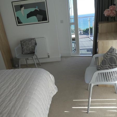 Seaview West Coast - Exceptional - 2 Bedrooms Sleeps 5 -Stunning Sea Views - 500 Metres To Beach Борнмут Экстерьер фото
